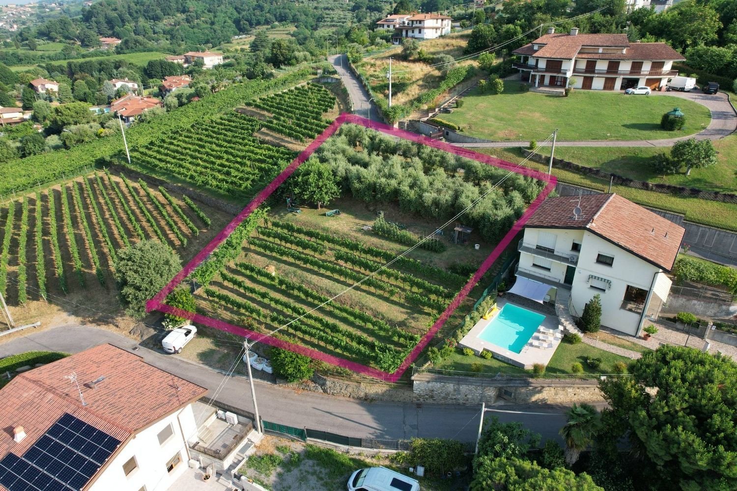 1390m² Land in Castelli Calepio, Italy No. 393027