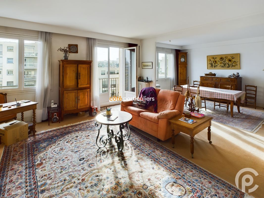 3 bedrooms Apartment in Clamart, France No. 173627