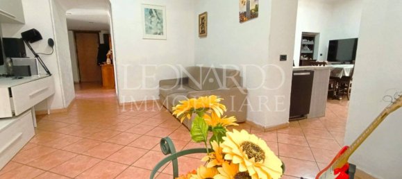 3 bedrooms Apartment in Naples, Italy No. 328867 2