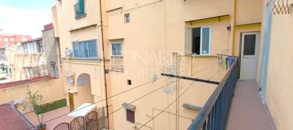 3 bedrooms Apartment in Naples, Italy No. 328867 9