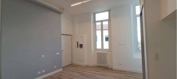 Квартира с 1 спальней в Комерио, Италия № 283513 13