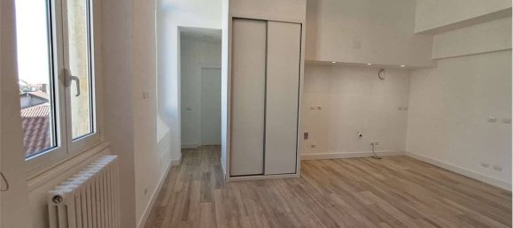 Квартира с 1 спальней в Комерио, Италия № 283513 11