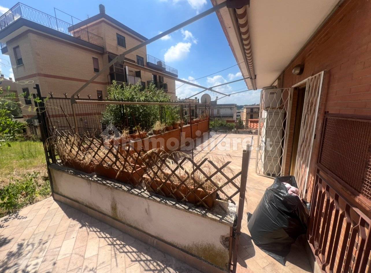 Apartamento de 3 dormitorios en Rome, Italy No. 315077