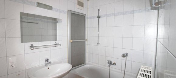 2-salle Appartement à Rohrbach-Berg, Austria No. 250119 8