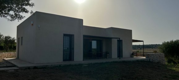 Villa de 2 habitaciónes en Noto, Italy No. 281221 2