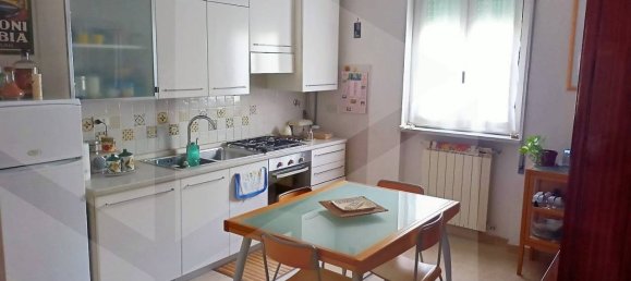2-salle Appartement à Rome, Italy No. 34080 2
