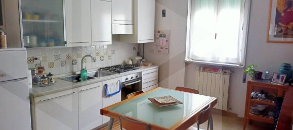 2-salle Appartement à Rome, Italy No. 34080 4