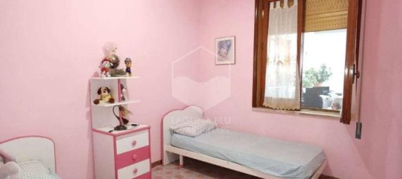 4 rooms House in Petrosino, Italy No. 122890 8