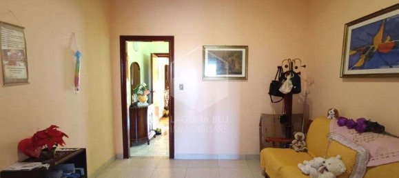 4 rooms House in Petrosino, Italy No. 122890 3