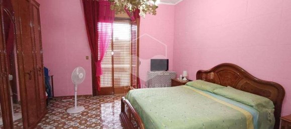 4 rooms House in Petrosino, Italy No. 122890 9