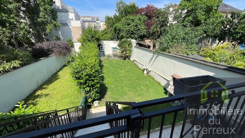 4 bedrooms House in Neuilly-Plaisance, France No. 187107