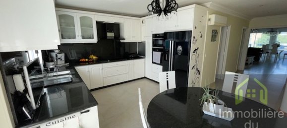 4 bedrooms House in Neuilly-Plaisance, France No. 187107 11