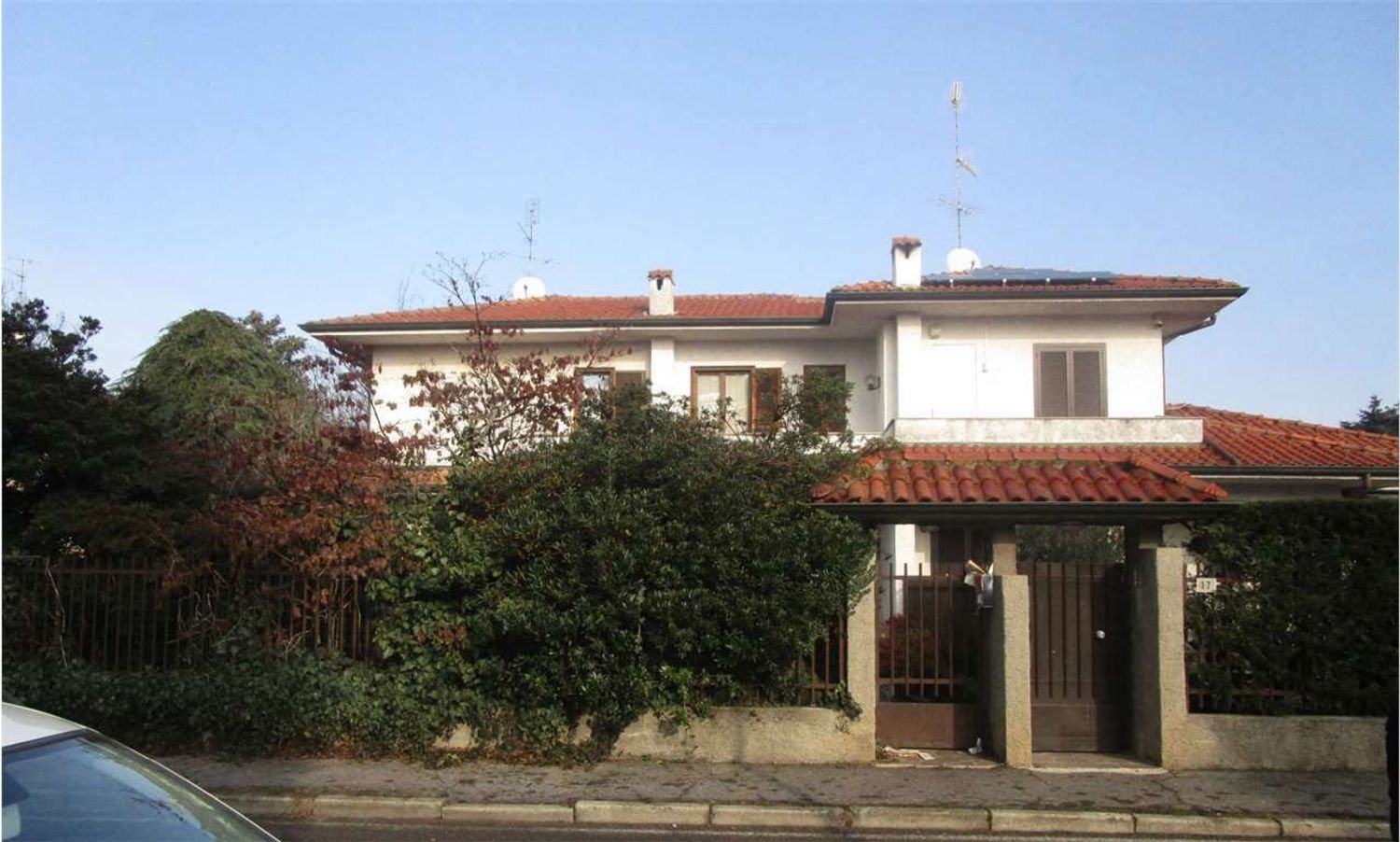 4 rooms Villa in Burago di Molgora, Italy No. 5323