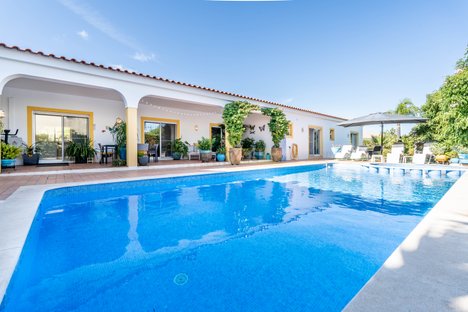 4 Schlafzimmer Villa in Mexilhoeira Grande, Portugal, Nr. 133714