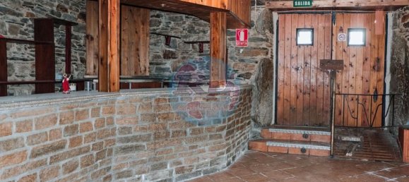 8 bedrooms House in Leon, Spain No. 29716 5