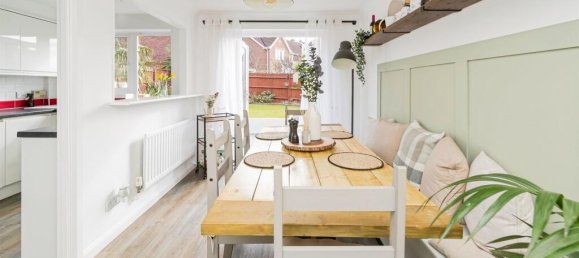 3 bedrooms House in Crawley, United Kingdom No. 6264 6