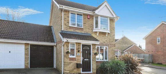 3 bedrooms House in Crawley, United Kingdom No. 6264 17