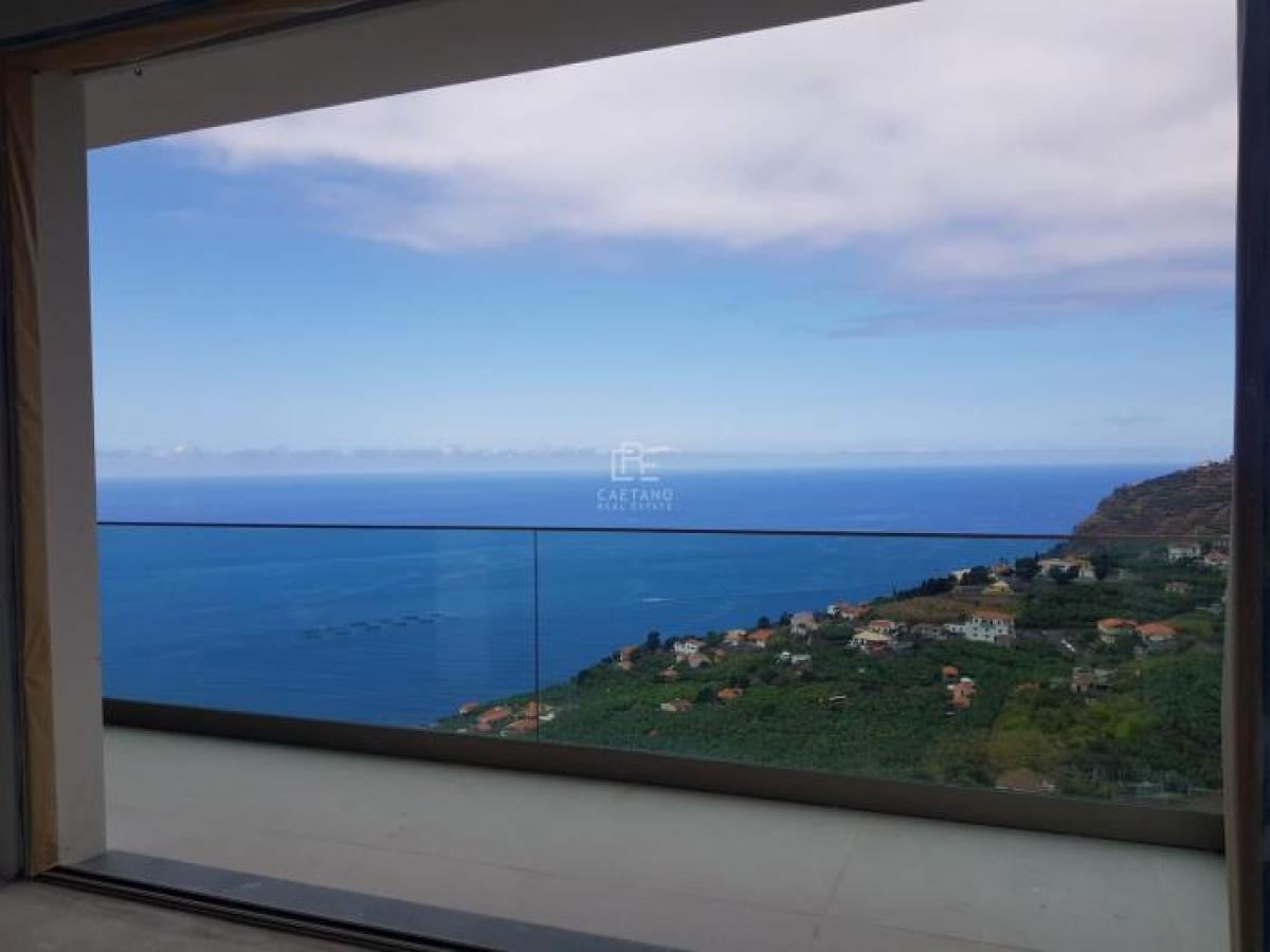 3 bedrooms Villa in Calheta, Portugal No. 667