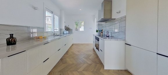 5 bedrooms House in Churriana, Spain No. 184130 26