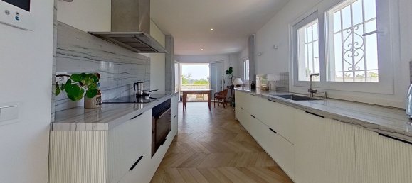 5 bedrooms House in Churriana, Spain No. 184130 10