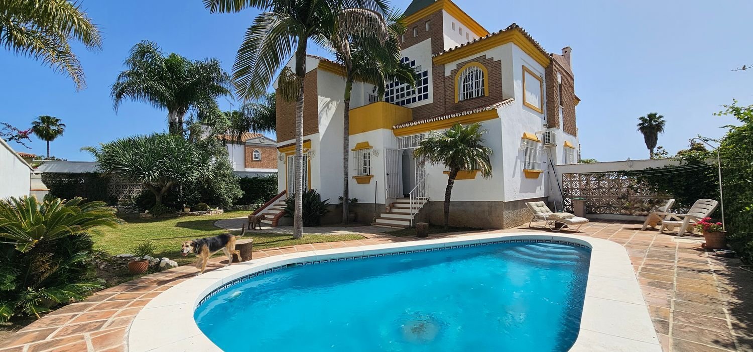 5 bedrooms House in Churriana, Spain No. 184130