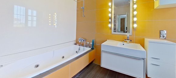 5 bedrooms House in Churriana, Spain No. 184130 16