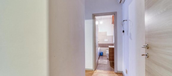 3 rooms Apartment in Padua, Italy No. 281209 20