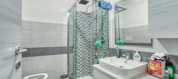 3 rooms Apartment in Padua, Italy No. 281209 16