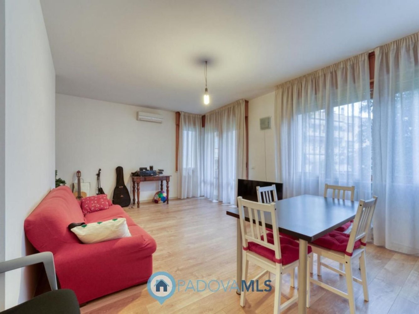 3 rooms Apartment in Padua, Italy No. 281209