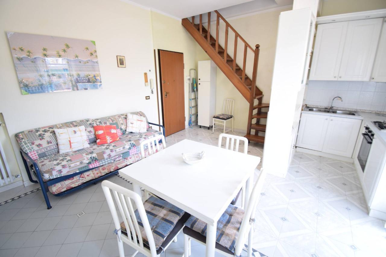 2-salle Appartement à Diano Marina, Italy No. 172886