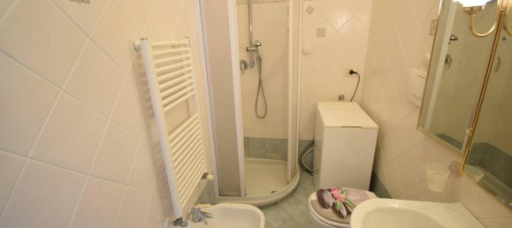 2-salle Appartement à Diano Marina, Italy No. 172886 19