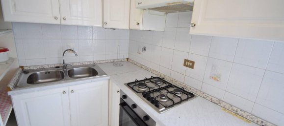 2-salle Appartement à Diano Marina, Italy No. 172886 8