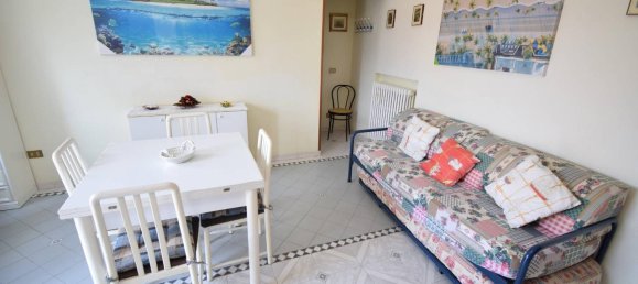 2-salle Appartement à Diano Marina, Italy No. 172886 12