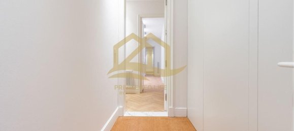 2 bedrooms Apartment in Ciutat Vella, Spain No. 33992 6