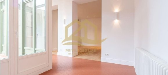 2 bedrooms Apartment in Ciutat Vella, Spain No. 33992 24