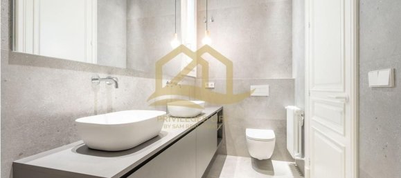 2 bedrooms Apartment in Ciutat Vella, Spain No. 33992 33