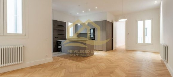 2 bedrooms Apartment in Ciutat Vella, Spain No. 33992 5