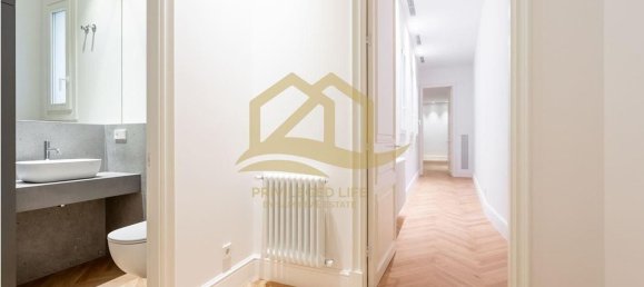 2 bedrooms Apartment in Ciutat Vella, Spain No. 33992 7