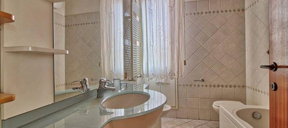 4 rooms Apartment in San Giovanni Valdarno, Italy No. 30522 10