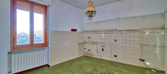 4 rooms Apartment in San Giovanni Valdarno, Italy No. 30522 18