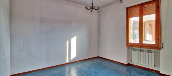 4 rooms Apartment in San Giovanni Valdarno, Italy No. 30522 14