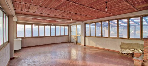 4 rooms Apartment in San Giovanni Valdarno, Italy No. 30522 7