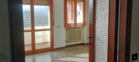 4 rooms Apartment in San Giovanni Valdarno, Italy No. 30522 36