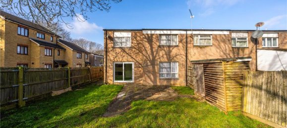 3 bedrooms Commercial property in Colindale, United Kingdom No. 7832 8