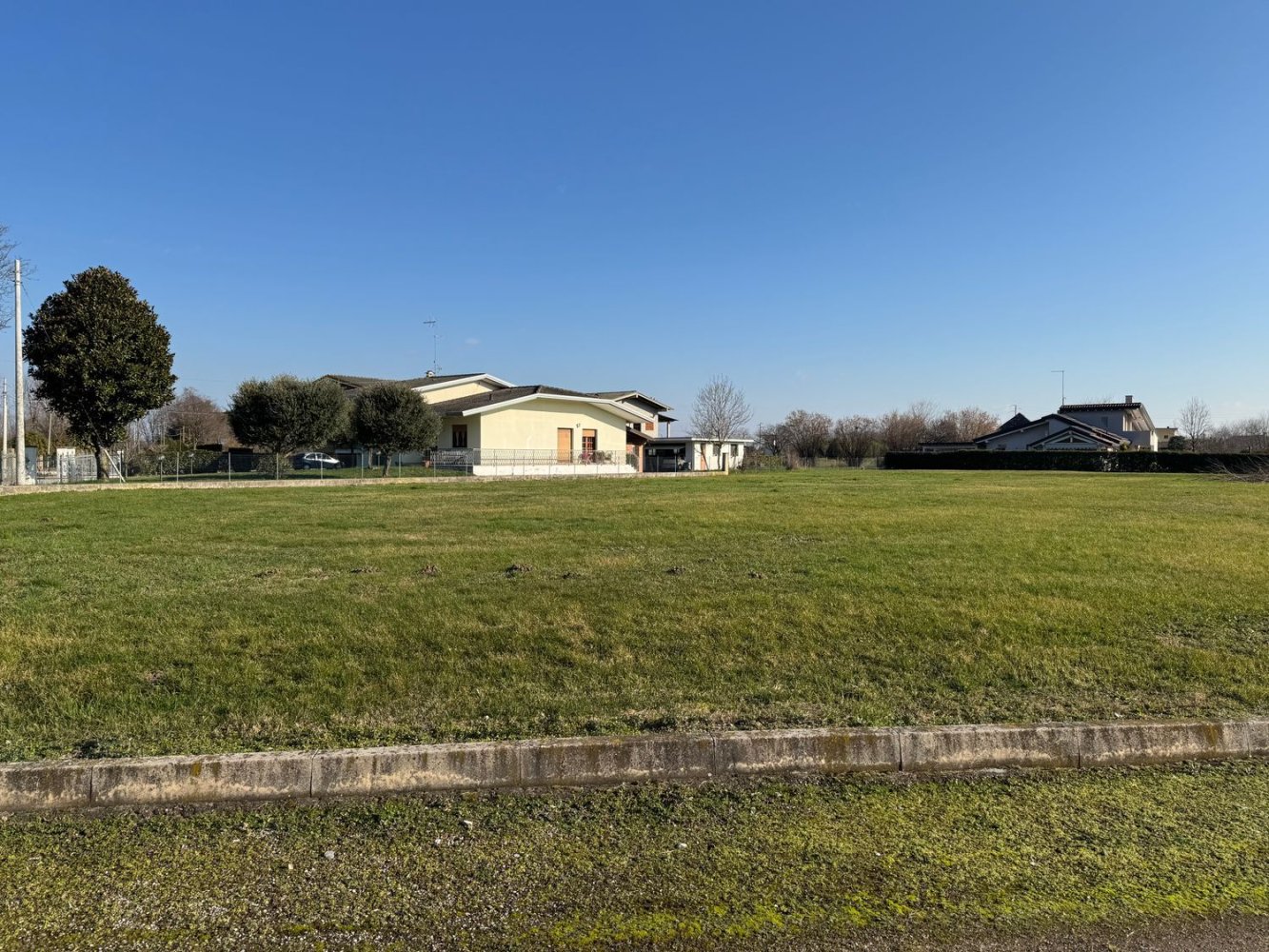 695m² Land in Pordenone, Italy No. 144321