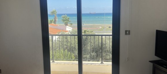 Квартира с 2 спальнями в Ороклини, Кипр № 25904 3