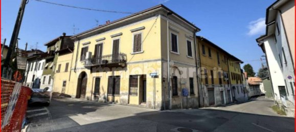 Apartamento T2 em Veduggio con Colzano, Italy N.º 331021 2