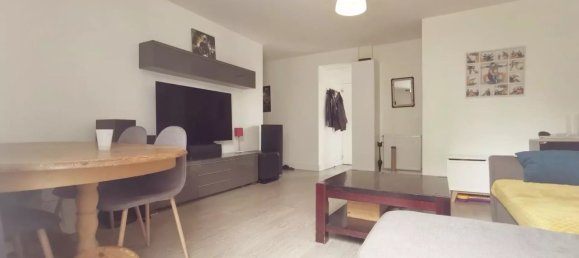 Apartamento de 2 dormitorios en Sainte-Savine, France No. 57834 2