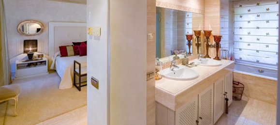 Casa de 6 dormitorios en Marbella, Spain No. 187862 22