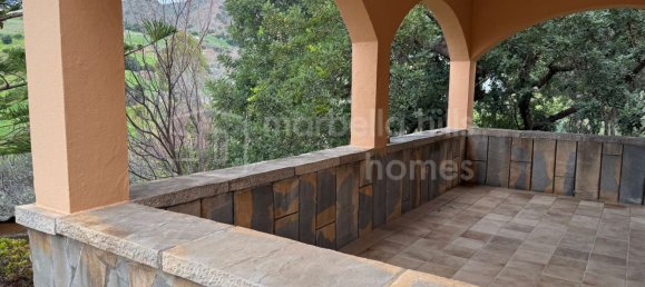 4 Schlafzimmer Haus in Estepona, Spain, Nr. 32346 11